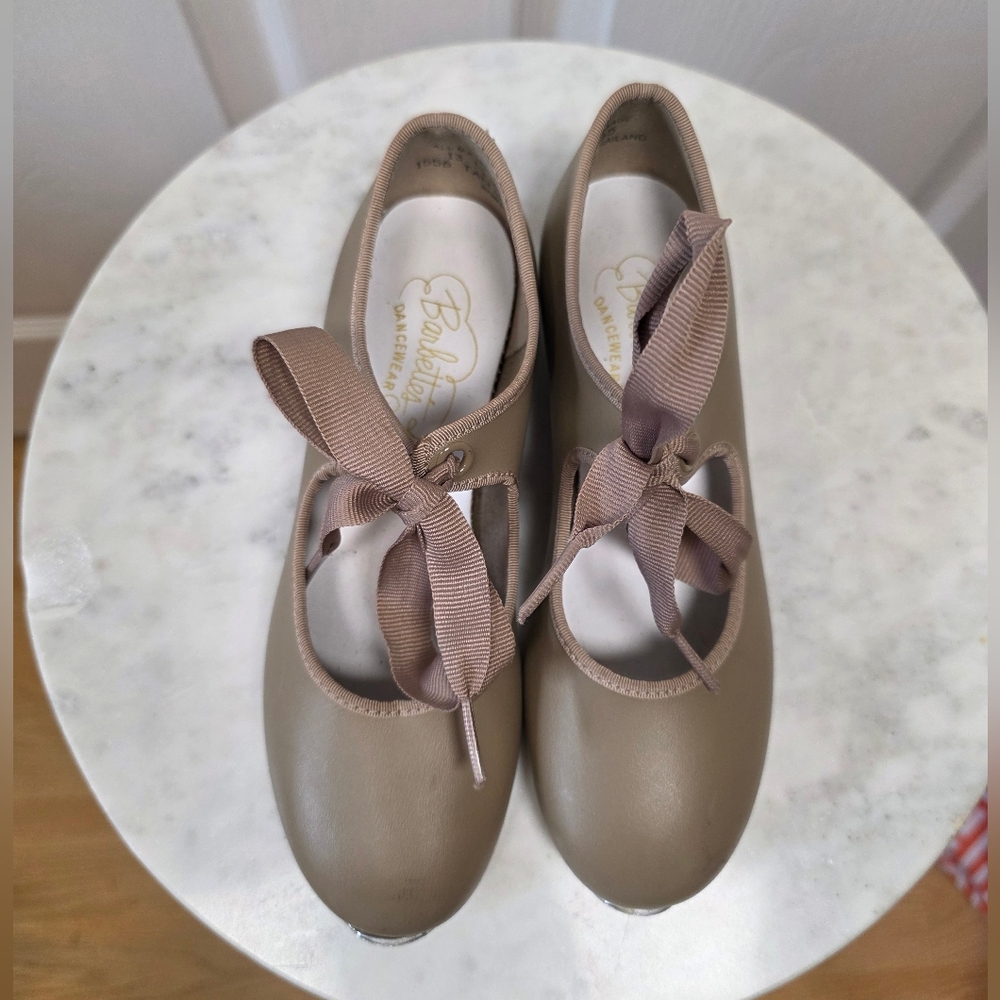 Balletto Girls Tan Tap Shoes Size 13.5 M Lace Up Dance Shoes